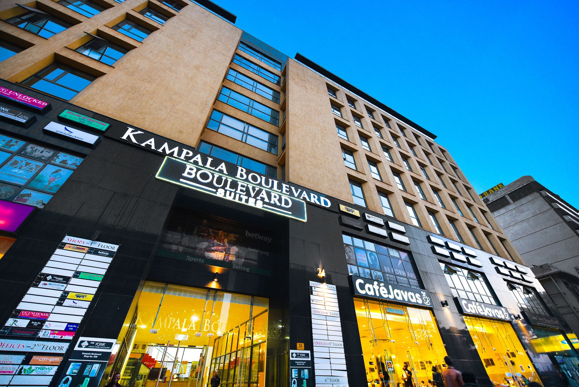 Фото Boulevard Suites