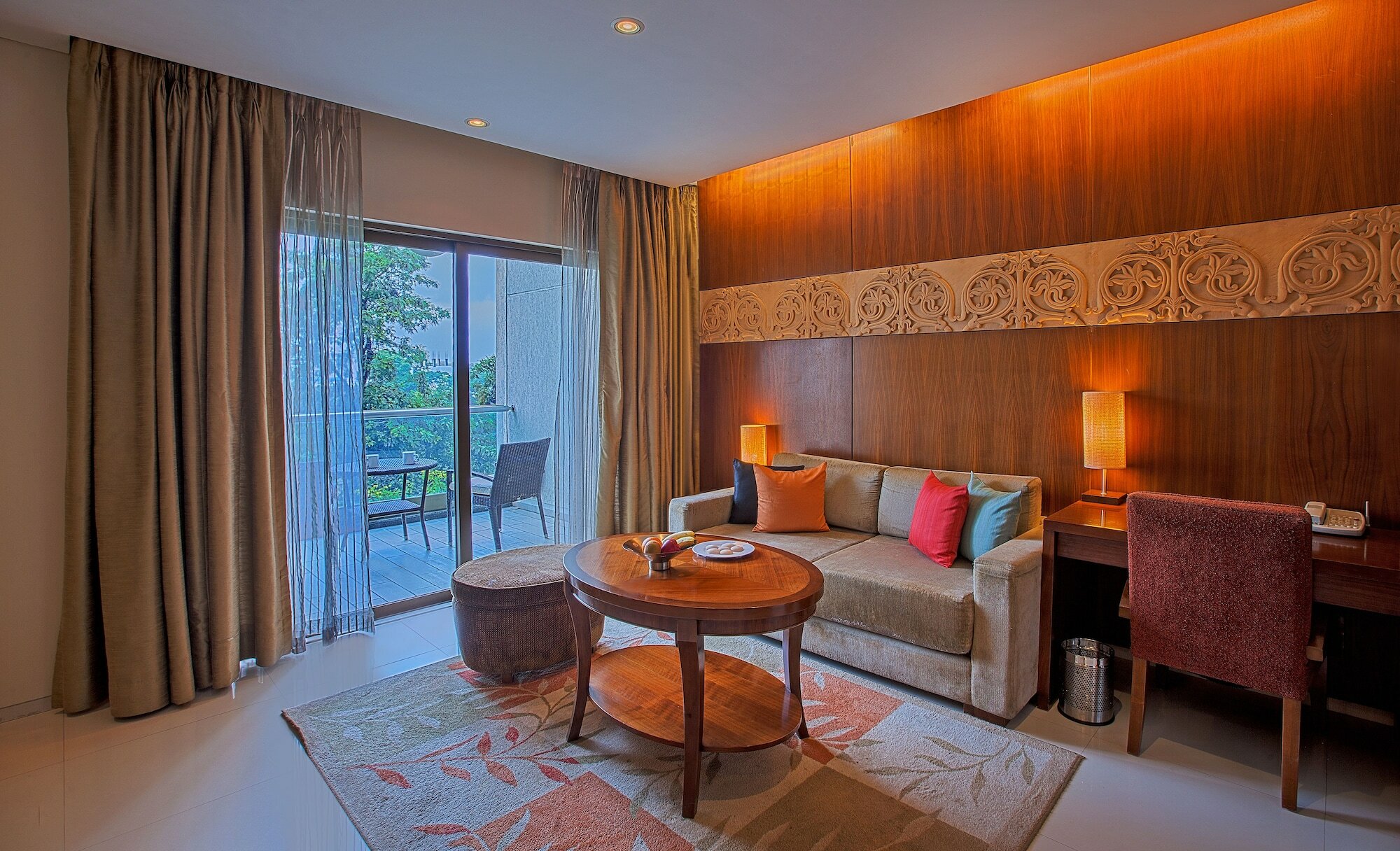 Фото Oakwood Residence Naylor Road Pune