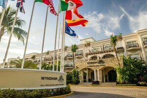 Гостиница Wyndham Alltra Playa Del Carmen Adults