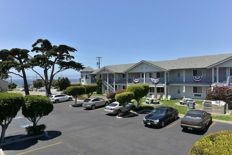 Гостиница Cayucos Beach Inn