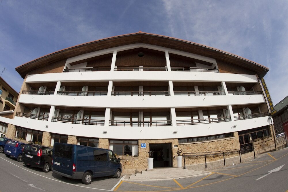 Фото Hotel Jatorrena