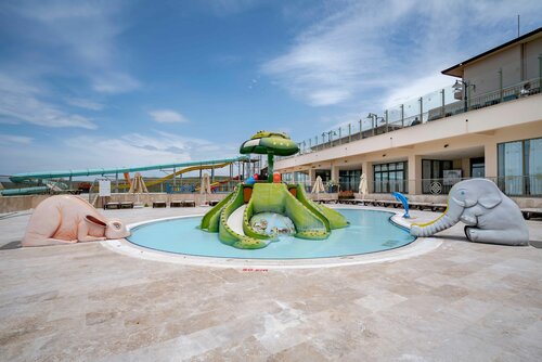 Гостиница Royal Teos Thermal Resort Clinic & SPA в Сеферихисаре