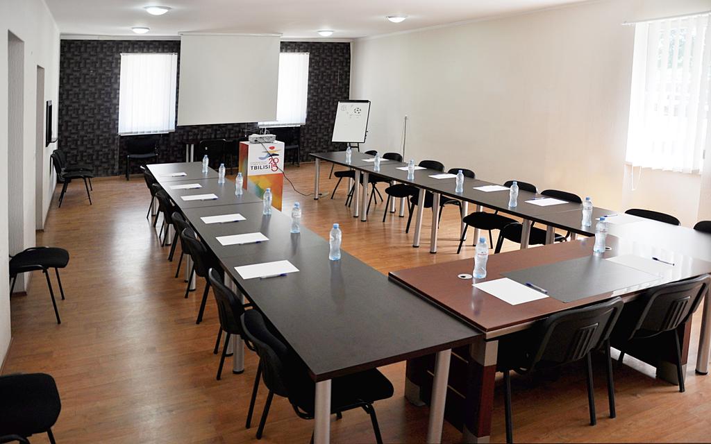 Фото Отель Athletics