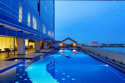 Внешний вид отеля Swiss-Belhotel Makassar в Макасаре, фото 2