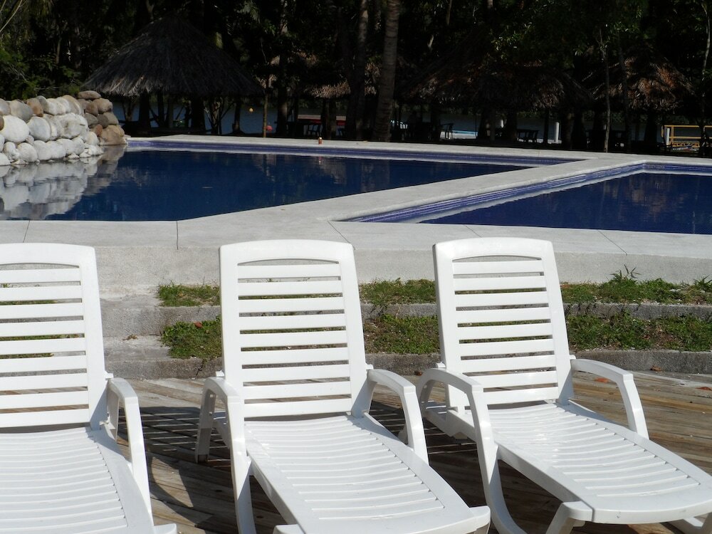 Фото Puerto Barillas Marina & Lodge