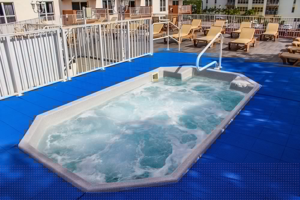 Фото Fort Lauderdale Beach Resort by Vacatia