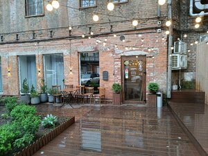 Zhuklevich' (Vladivostok, Svetlanskaya Street, 7) ، حانة، بار