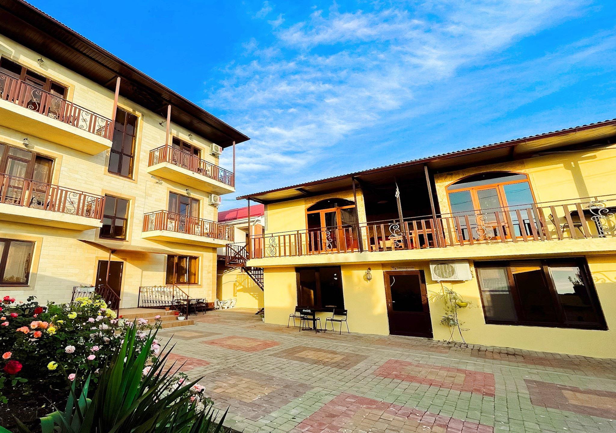 Фото отеля 1