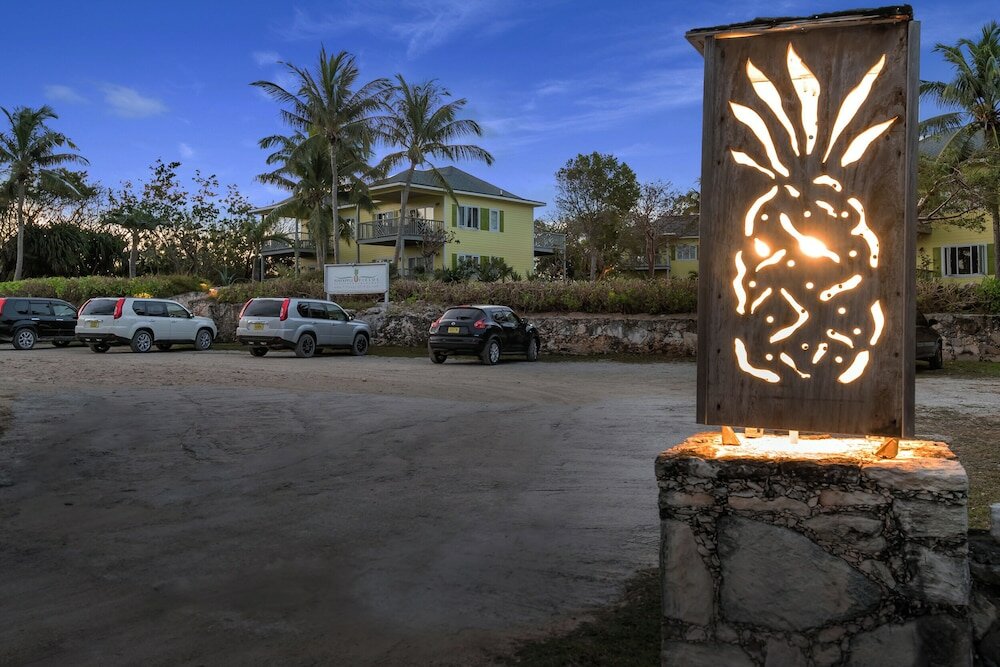 Фото Pineapple Fields Boutique Condo Hotel