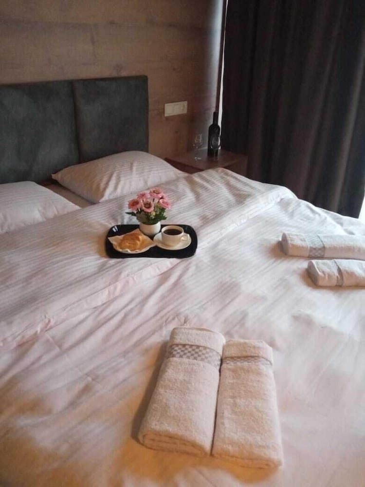 Фото Mestia Roots