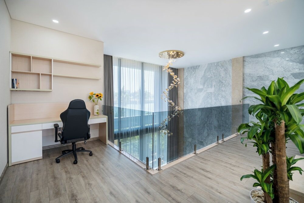 Фото Deluxe Riverfront Pool Villas Danang