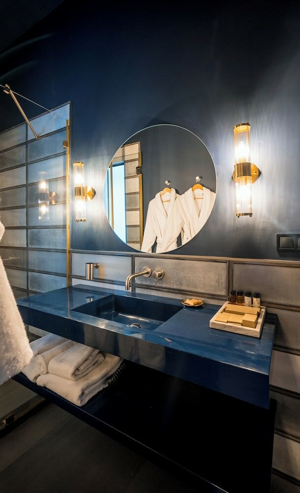 Фото Zorba & Bond hotel on the 8th