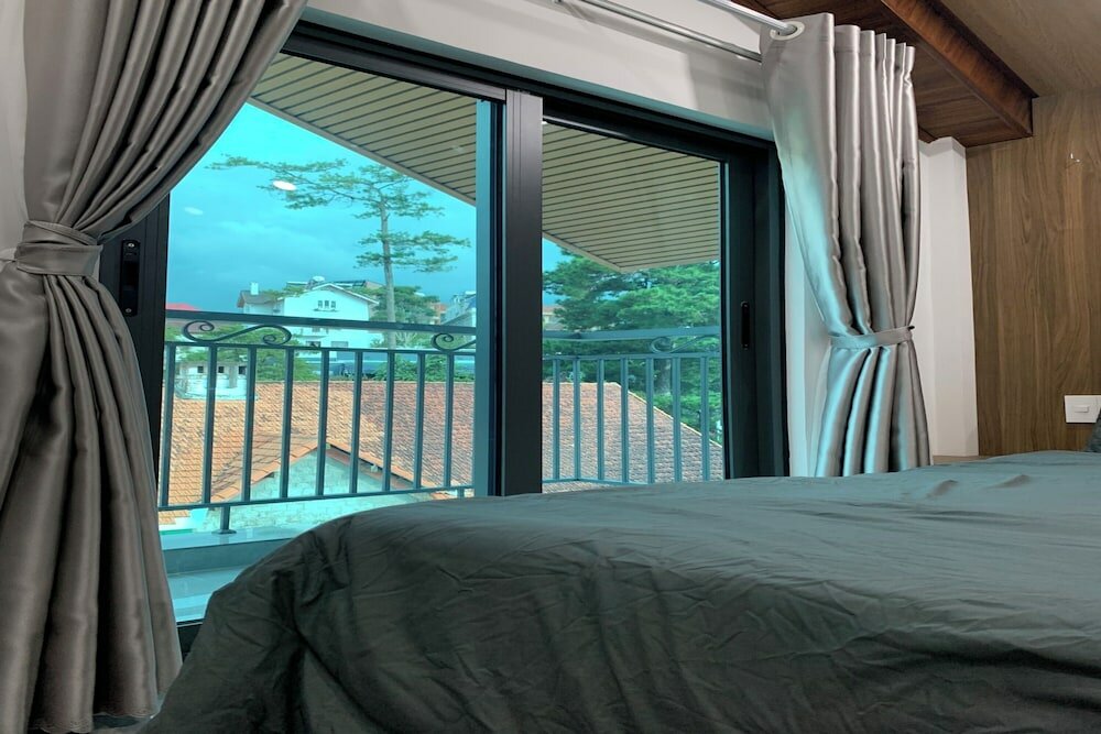 Фото Hasa Da Lat Hotel and Apartment