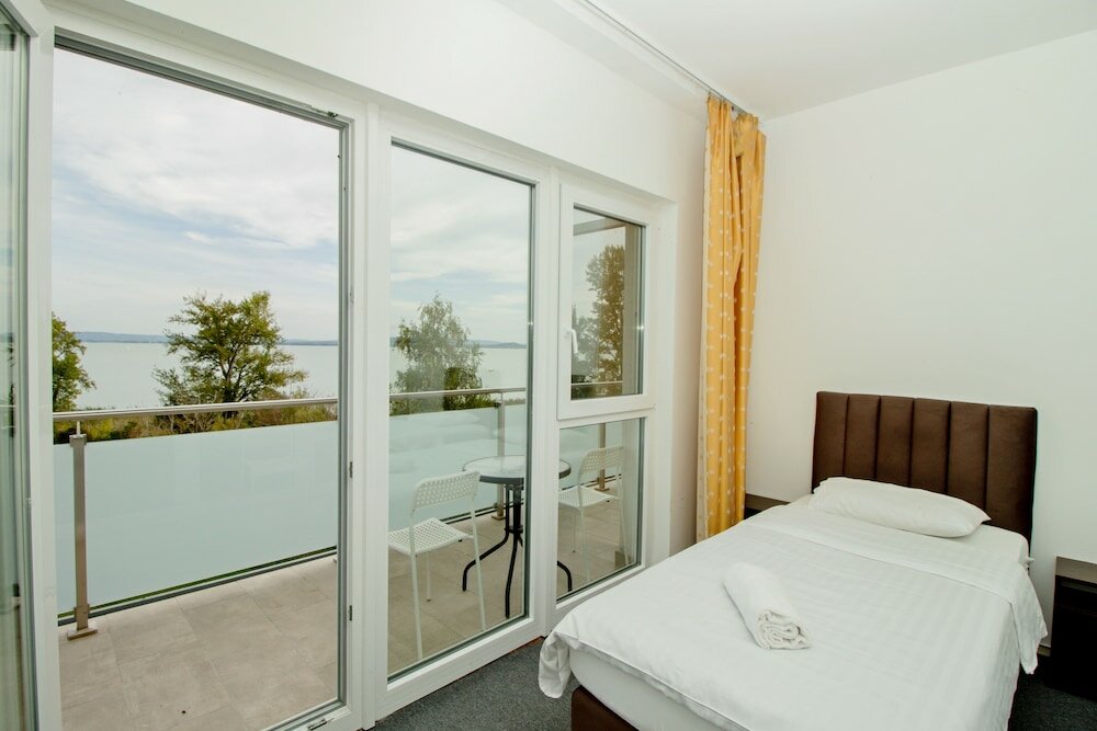 Фото Beach Szálló Révfülöp