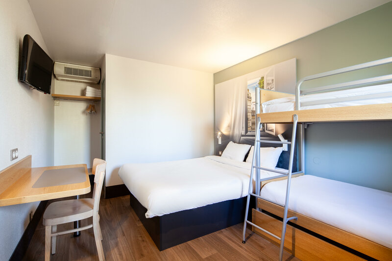Гостиница B&b Hotel Pontault Combault в Понто-Комбе