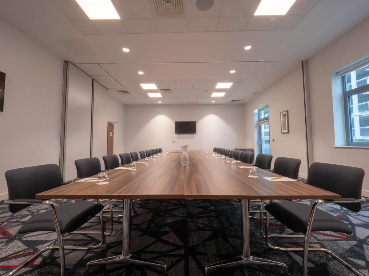 Фото Hilton Garden Inn Birmingham Airport