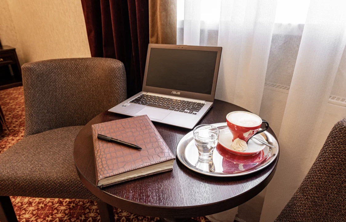 Фото Атташе