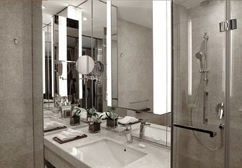 Фото Courtyard Hong Kong Sha Tin