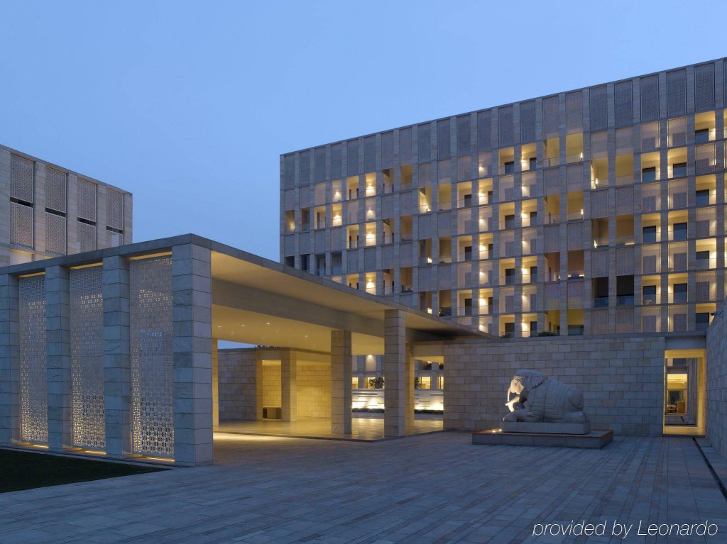 Фото The Lodhi Hotel