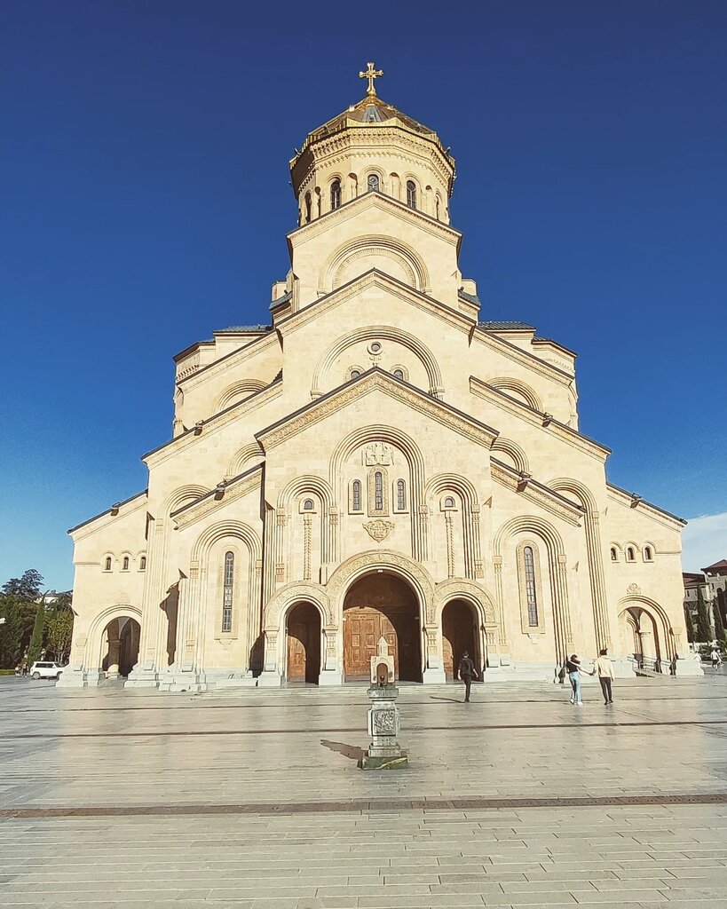 كنيسة أرثوذكسية Holy Trinity Cathedral of Tbilisi ، تبليسي، صورة