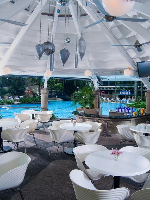 Фото Renaissance Kuala Lumpur Hotel & Convention Centre