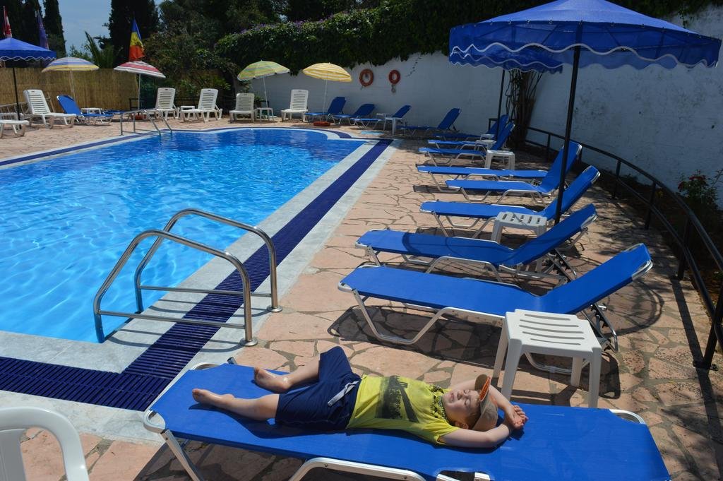 Фото Fouxia Apartments and Studios