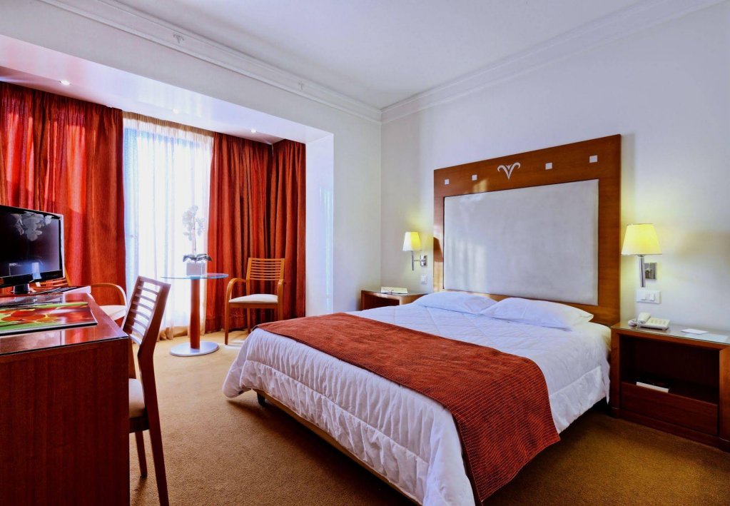 Фото Atrion Hotel