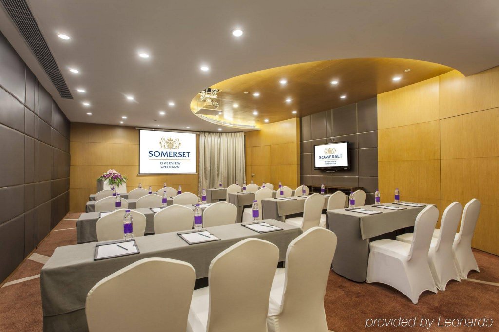 Фото Somerset Riverview Chengdu