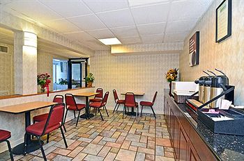 Фото Motel 6 Washington, Dc