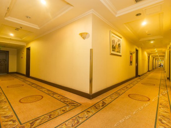 Фото The Royal Palace Hotel