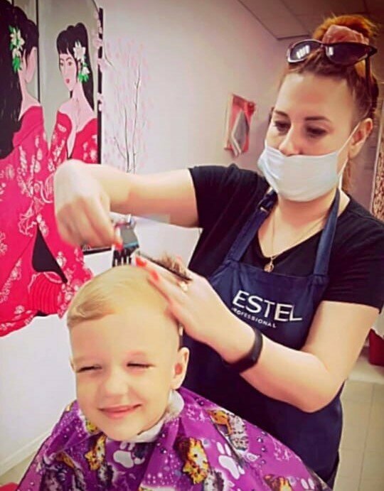 Hairdresser Reflection, Tetushi, photo