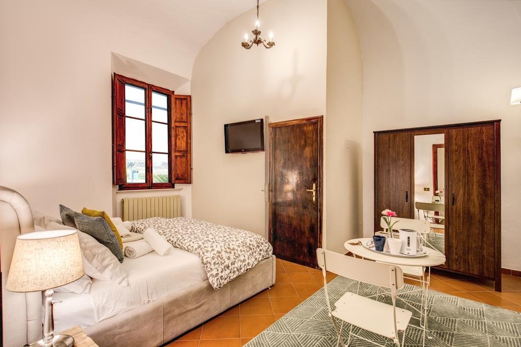 Фото AwesHome Tower GuestHouse