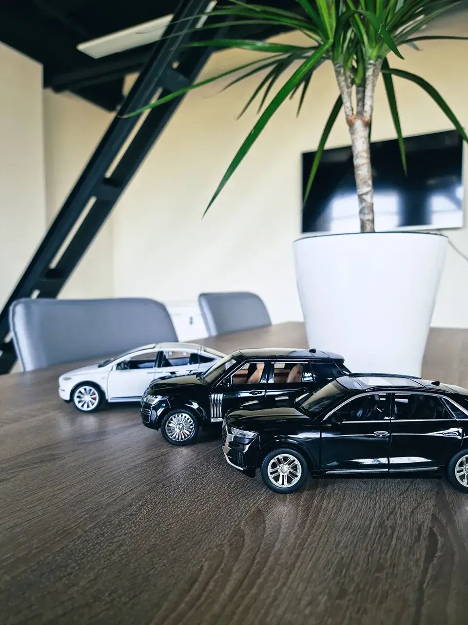 Автосалон Дубай 918