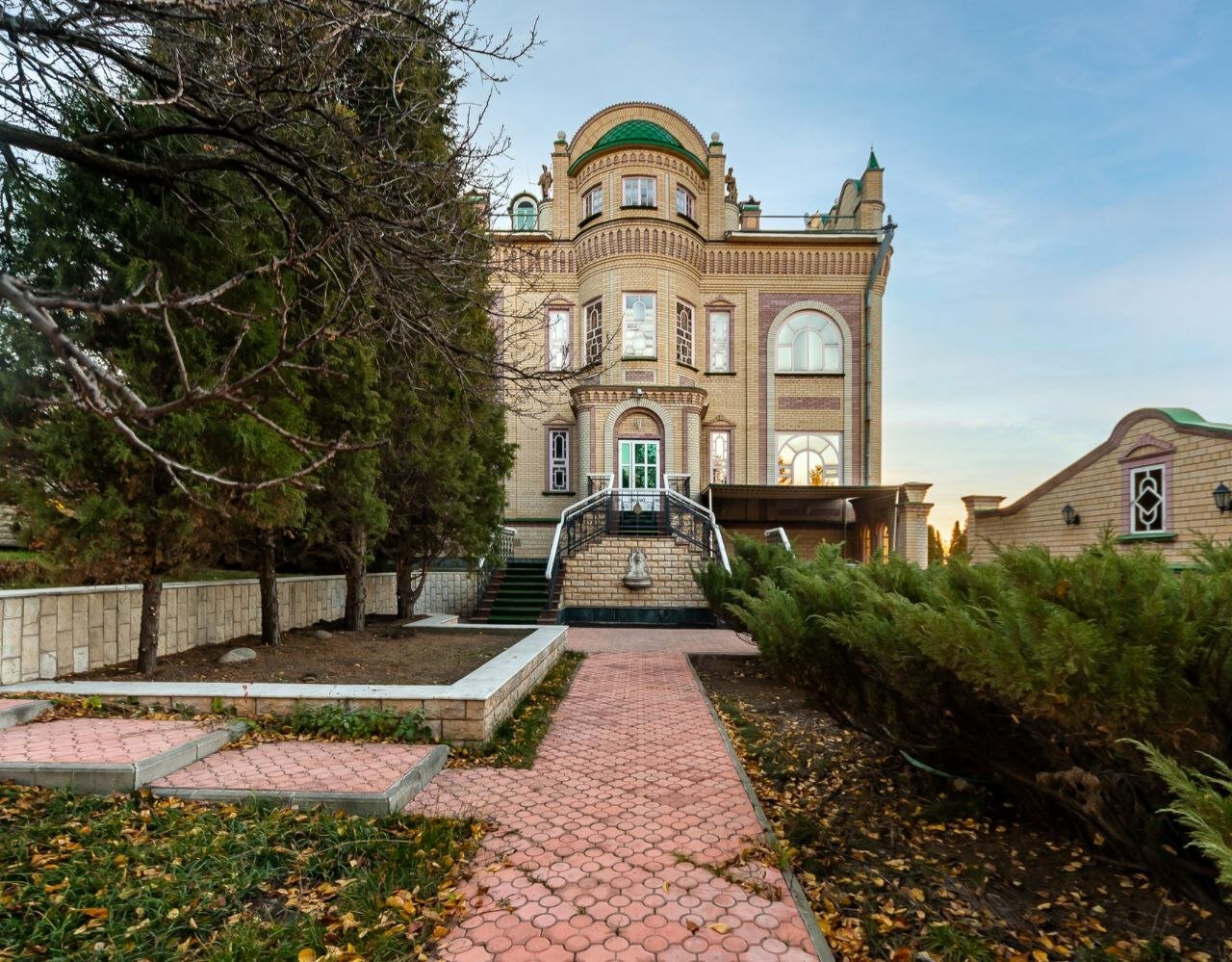 Фото отеля 1