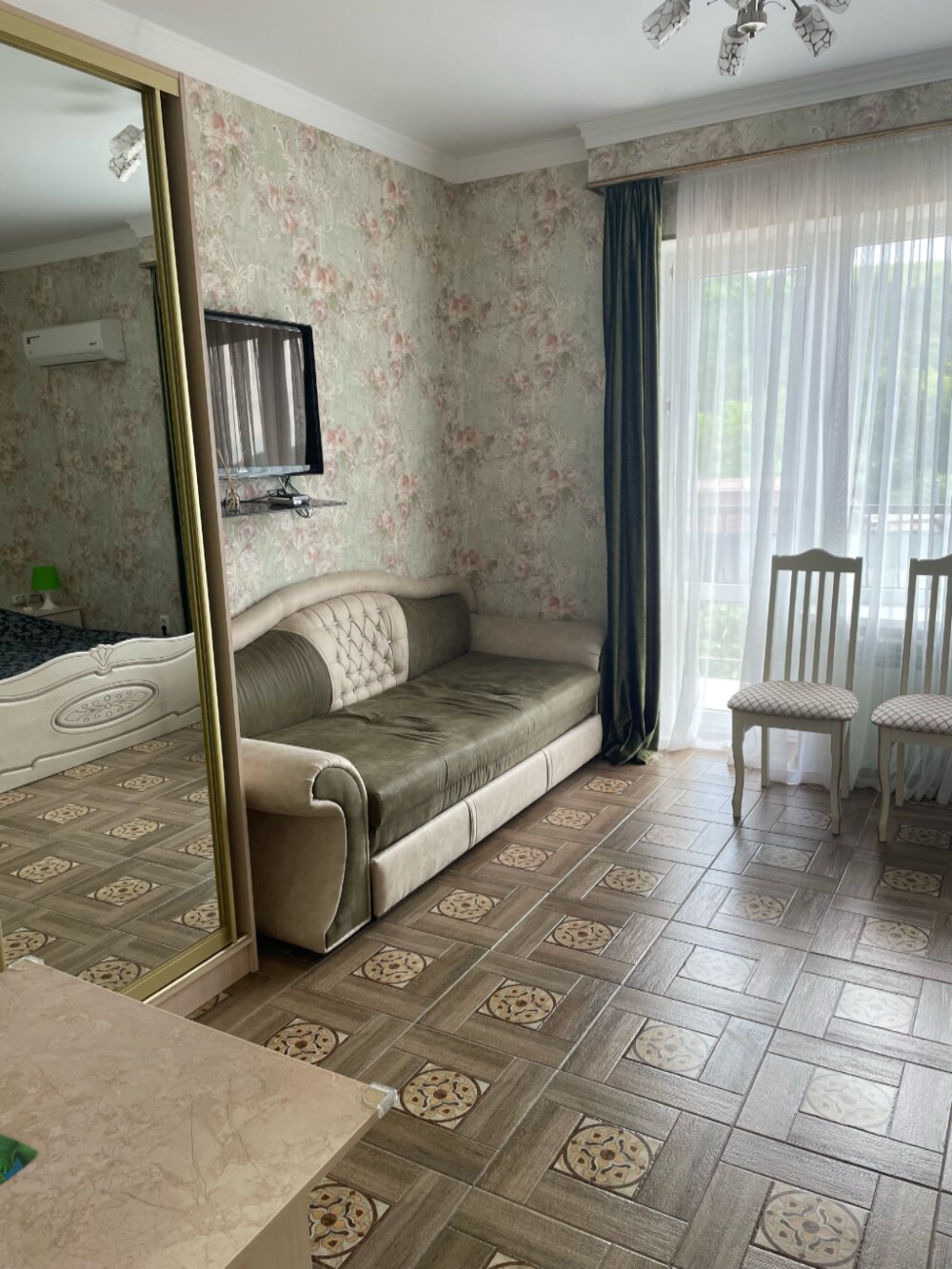 Фото отеля 2