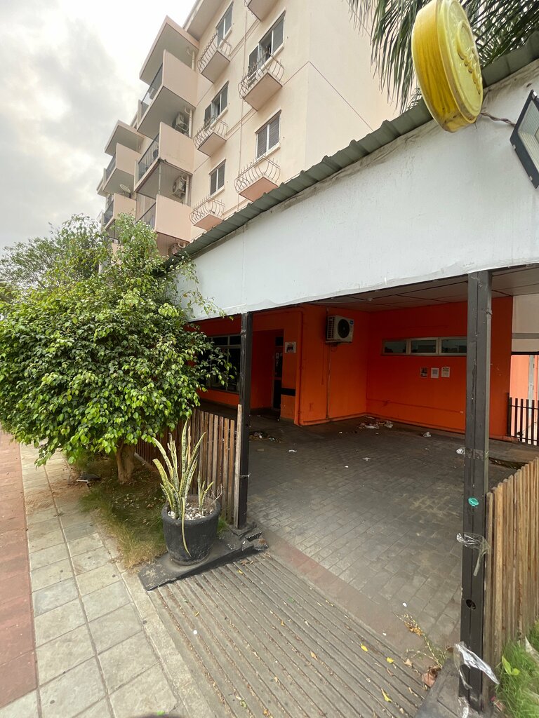 Pizzeria B10 Paparazzi, Loanda, photo