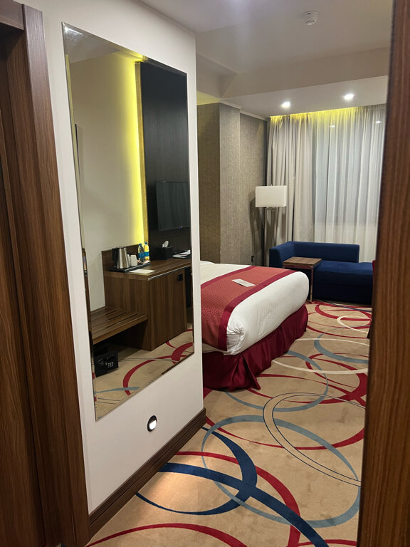 Фото Ramada Hotel & Suites by Wyndham Yerevan