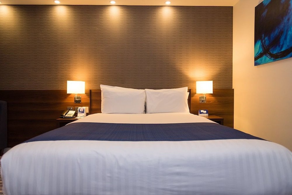 Фото Holiday Inn Express London - Excel