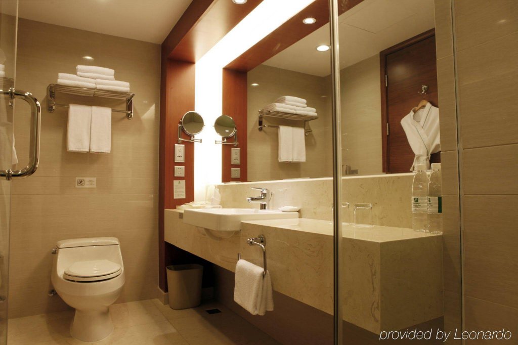 Фото Holiday Inn Shenzhen Donghua, an Ihg Hotel