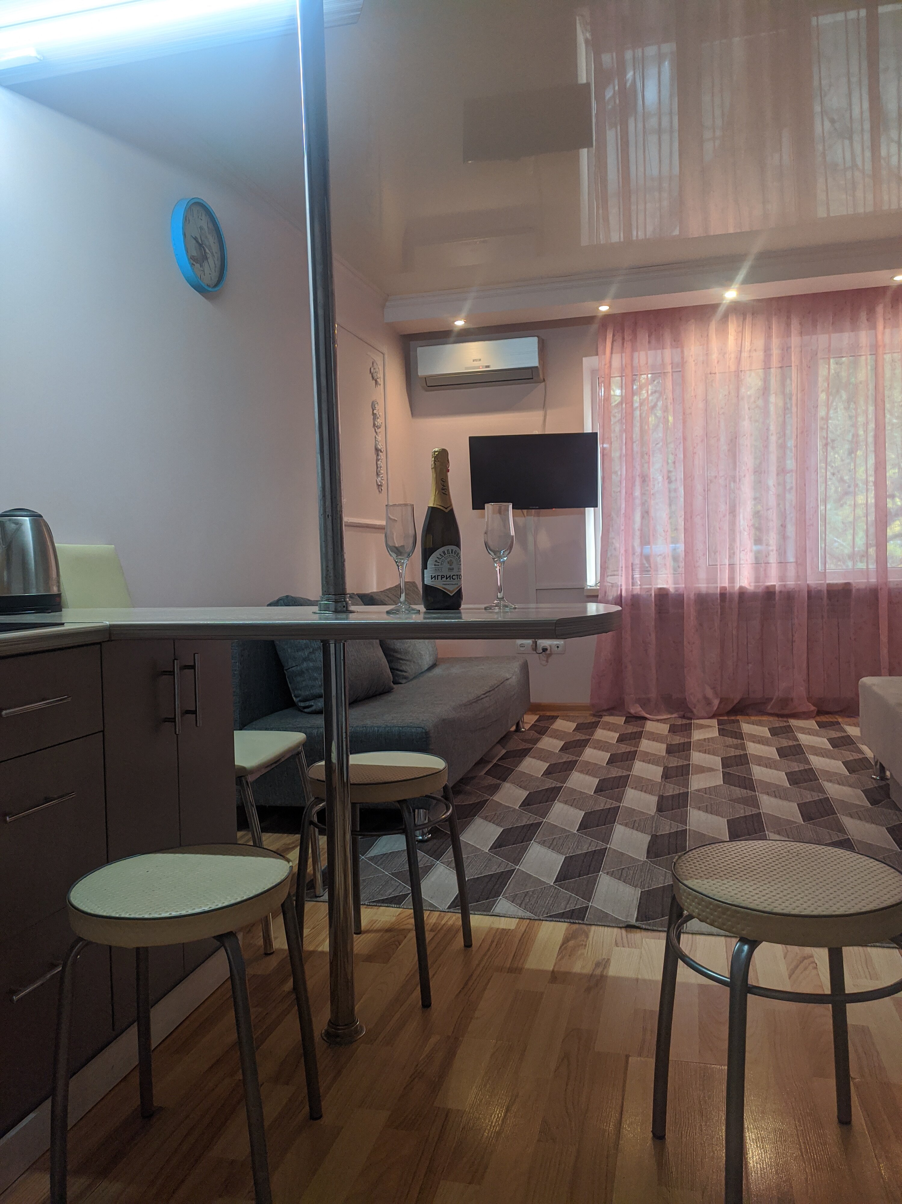 Фото Меблированные Комнаты Студия для Бюджетного Отдыха