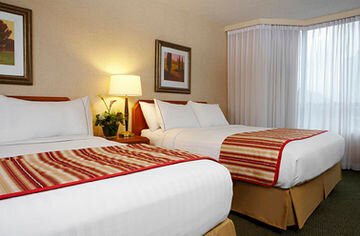 Фото Residence Inn Vancouver Downtown
