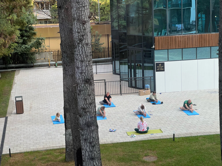 Фото Mirror Family