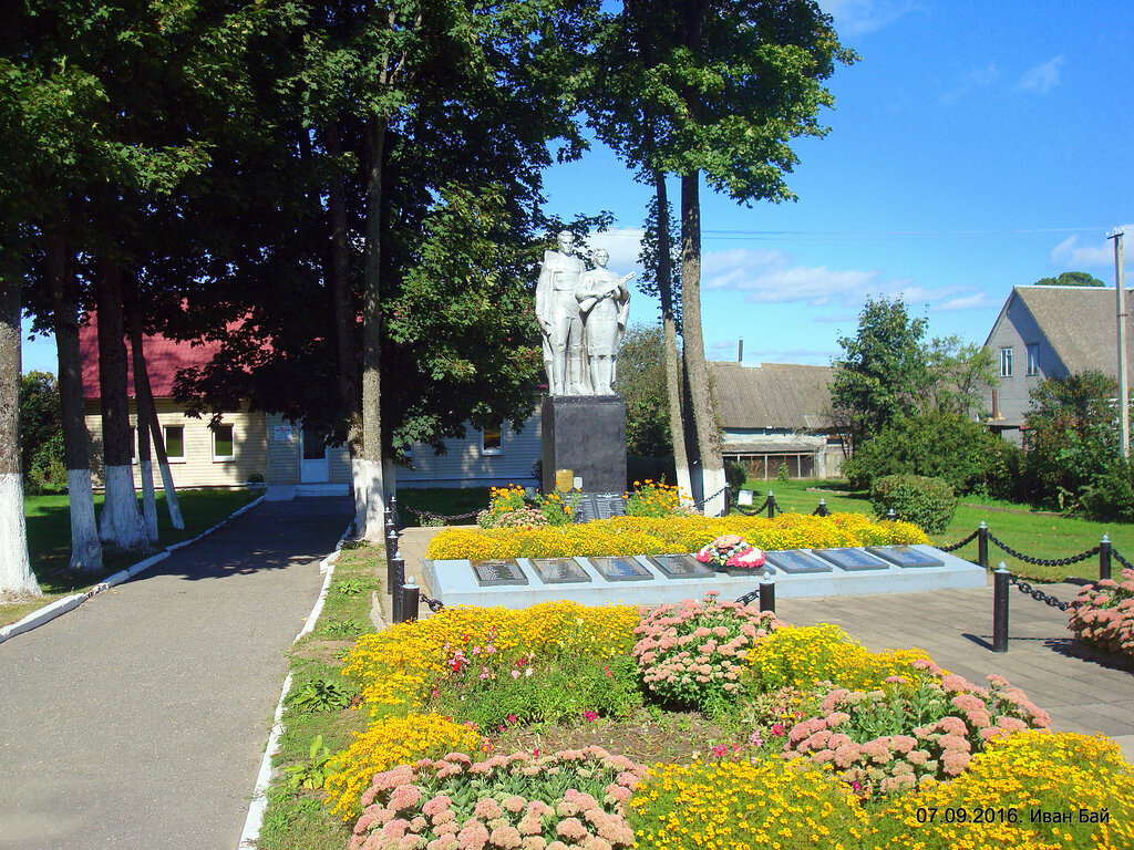 Monument, memorial Братская могила, Vitebsk District, photo