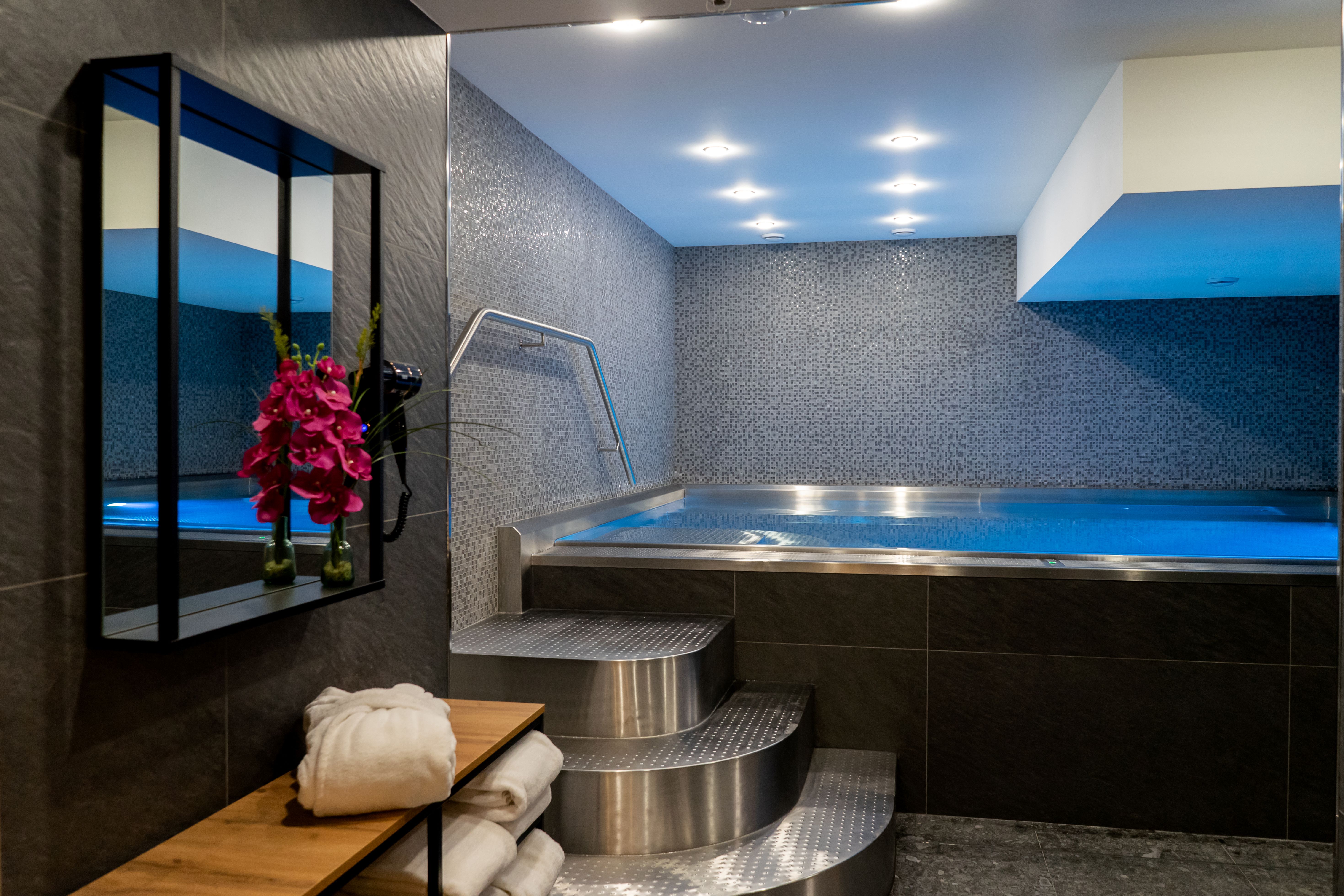 Фото Crown Hotel Санкт-Петербург