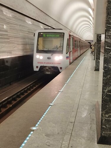 Түкті пабисы бар үлкен кеуделер