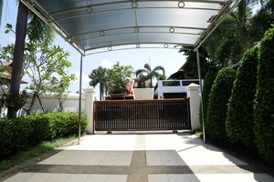 Green Residence Pool Villa