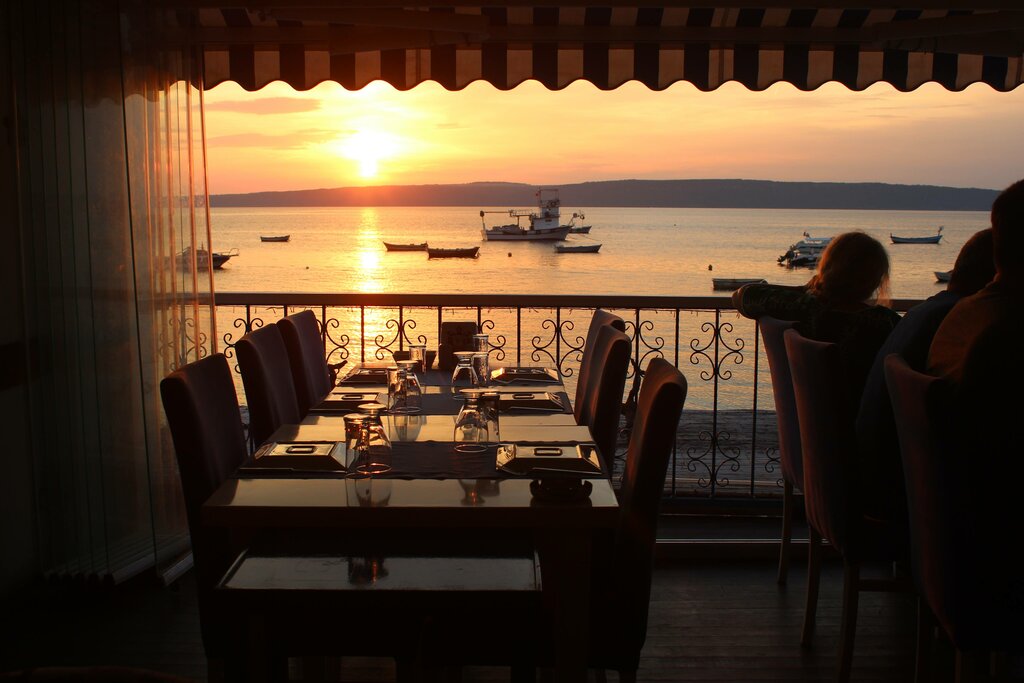 Raja Restaurant Restoran Guzelyali Mevkii Eski Izmir Cad No 136 Canakkale Turkiye Yandex Haritalar