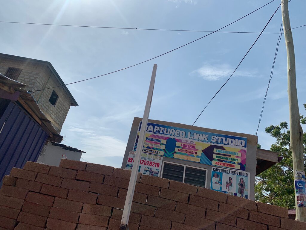 Projectors and multimedia equipment Captured Link Studio, Earth, photo