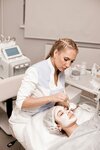 Косметолог Дарья Горох (mikrorayon Gubernskiy, Zemskaya ulitsa, 21) ، علم التجميل