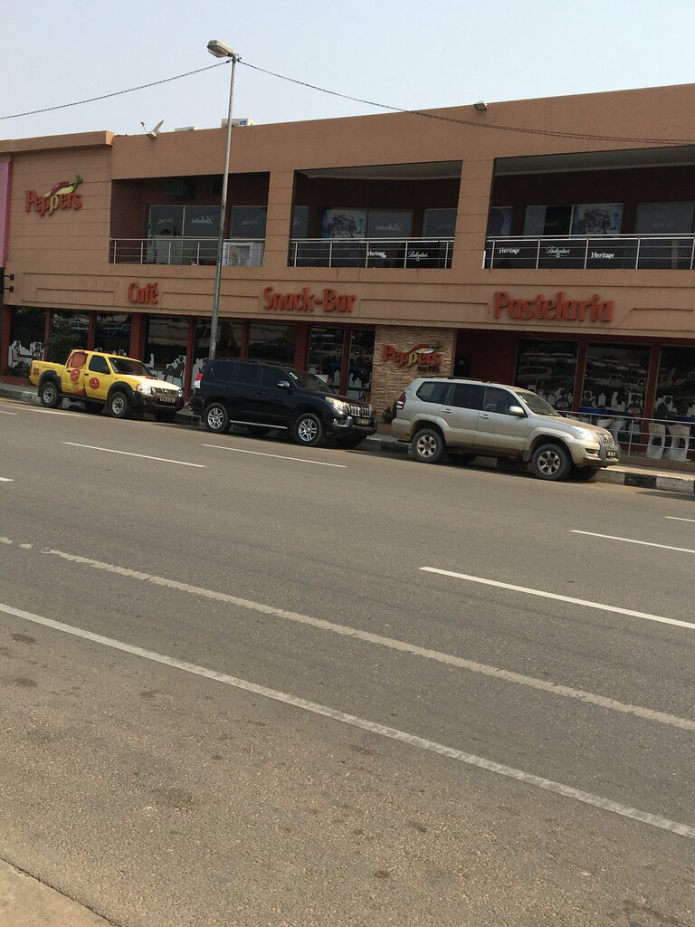 Cafe Peppers Café, Loanda, photo